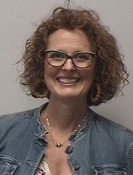 Headshot of Laura Cruse