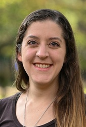 Headshot of Melanie Curtis