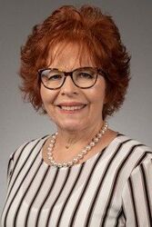 Headshot of Becky Bennett